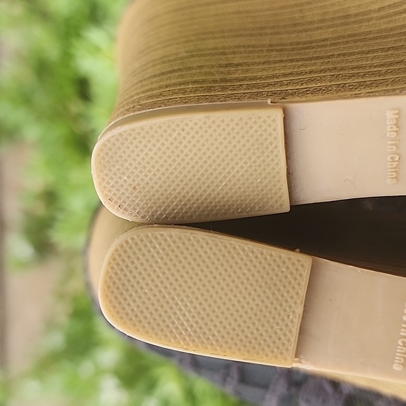 American Eagle Lace Peep Toe Wedge Size 6 - Picture 10 of 11